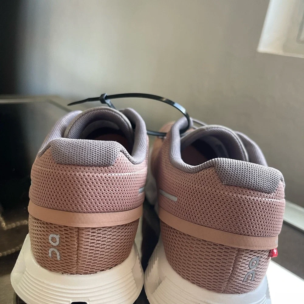 On Running Cloud Sneakers in Mauve and White - Picture 3 of 6